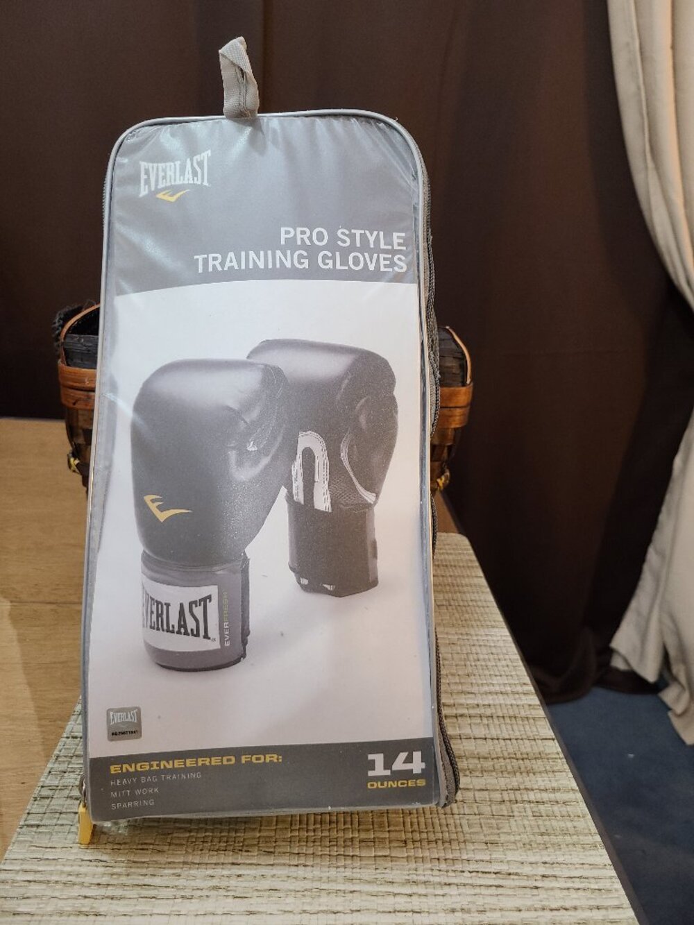 Everlast Pro Style Training Gloves 14 Oz. Black Color